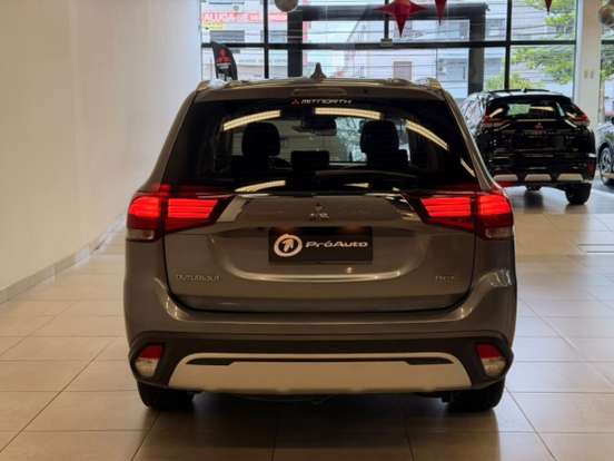MITSUBISHI-OUTLANDER-2019