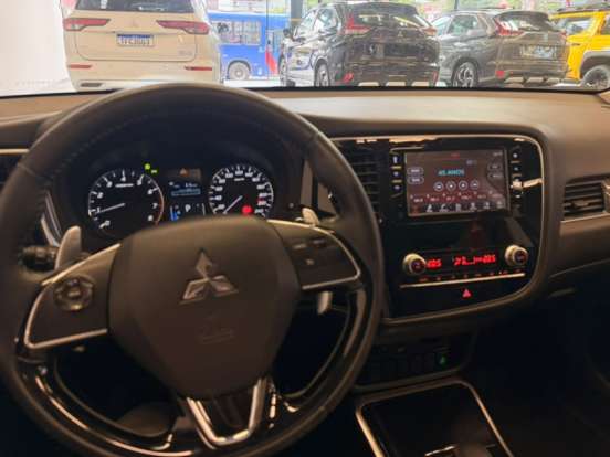 MITSUBISHI-OUTLANDER-2.0 MIVEC GASOLINA HPE AUTOMÁTICO MITSUBISHI-OUTLANDER-2019