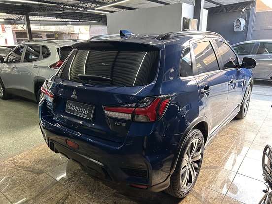 MITSUBISHI-OUTLANDER-2020