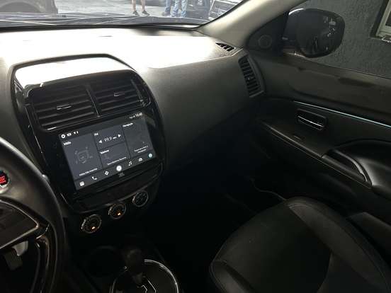 MITSUBISHI-OUTLANDER-2020