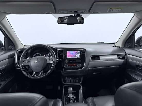 MITSUBISHI-OUTLANDER-2018