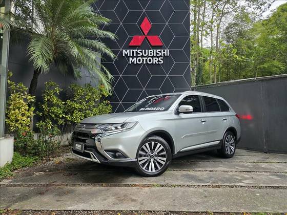 MITSUBISHI OUTLANDER 2.2 MIVEC DI-D DIESEL HPE-S AWD AUTOMÁTICO