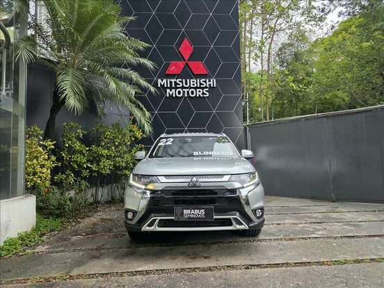 MITSUBISHI-OUTLANDER-2021