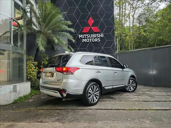 MITSUBISHI-OUTLANDER-2.2 MIVEC DI-D DIESEL HPE-S AWD AUTOMÁTICO MITSUBISHI-OUTLANDER-2021