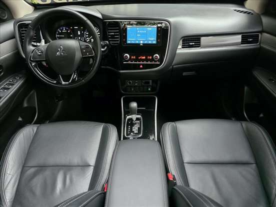 MITSUBISHI-OUTLANDER-2.2 MIVEC DI-D DIESEL HPE-S AWD AUTOMÁTICO MITSUBISHI-OUTLANDER-2021