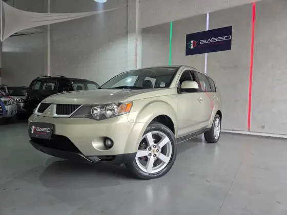 MITSUBISHI OUTLANDER 3.0 4X4 V6 24V GASOLINA 4P AUTOMÁTICO