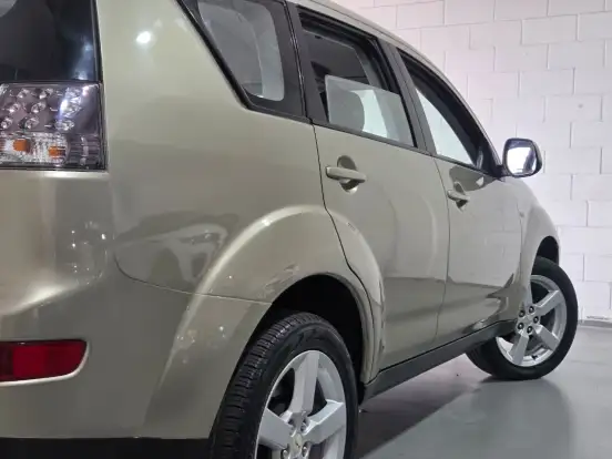 MITSUBISHI-OUTLANDER-2007