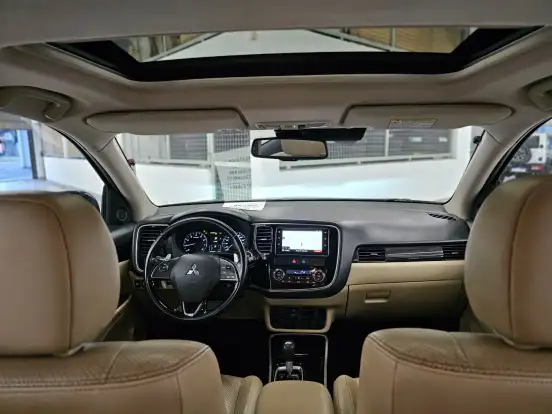 MITSUBISHI-OUTLANDER-3.0 GT 4X4 V6 24V GASOLINA 4P AUTOMÁTICO MITSUBISHI-OUTLANDER-2017