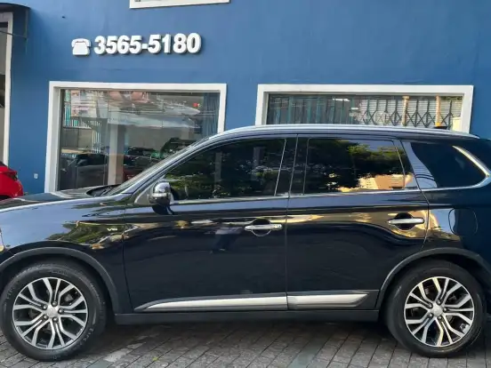 MITSUBISHI-OUTLANDER-3.0 GT 4X4 V6 24V GASOLINA 4P AUTOMÁTICO MITSUBISHI-OUTLANDER-2017