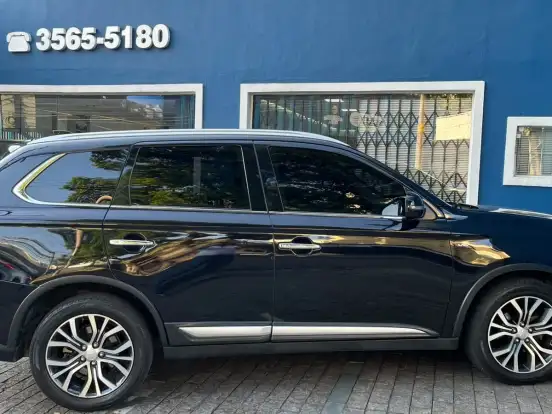 MITSUBISHI-OUTLANDER-3.0 GT 4X4 V6 24V GASOLINA 4P AUTOMÁTICO MITSUBISHI-OUTLANDER-2017
