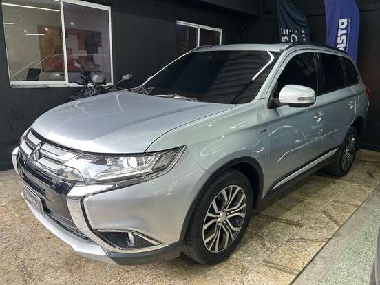 MITSUBISHI-OUTLANDER-3.0 GT 4X4 V6 24V GASOLINA 4P AUTOMÁTICO MITSUBISHI-OUTLANDER-2015
