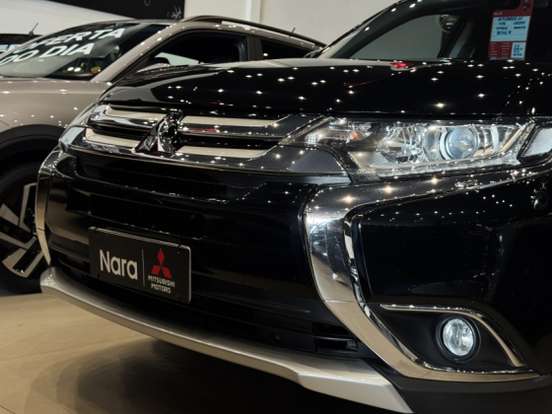 MITSUBISHI-OUTLANDER-2015