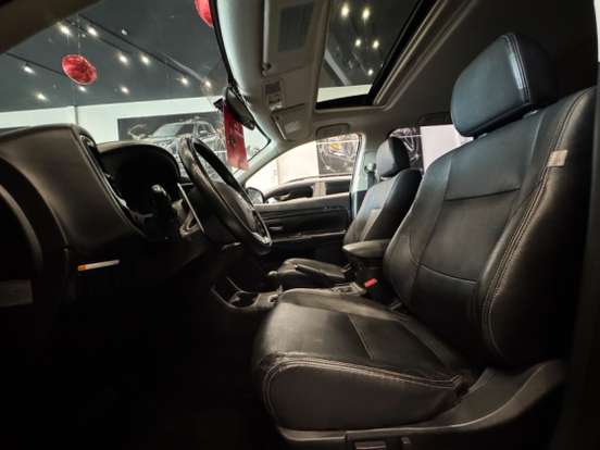 MITSUBISHI-OUTLANDER-2015
