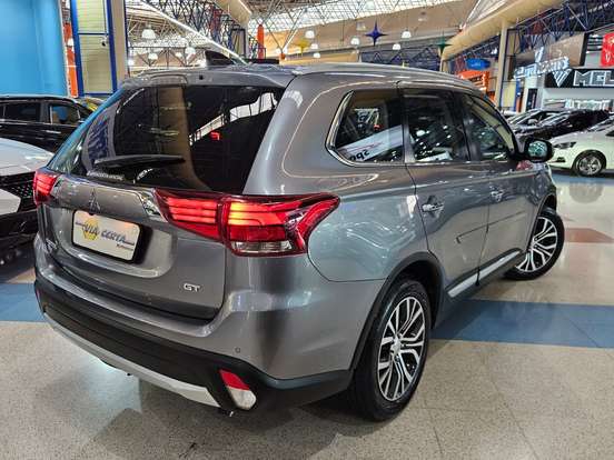 MITSUBISHI-OUTLANDER-3.0 GT 4X4 V6 24V GASOLINA 4P AUTOMÁTICO MITSUBISHI-OUTLANDER-2017