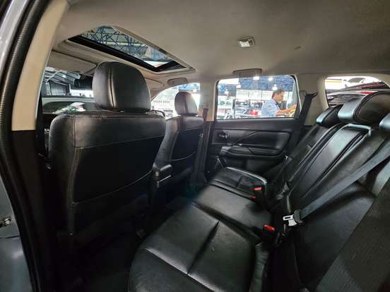MITSUBISHI-OUTLANDER-3.0 GT 4X4 V6 24V GASOLINA 4P AUTOMÁTICO MITSUBISHI-OUTLANDER-2017