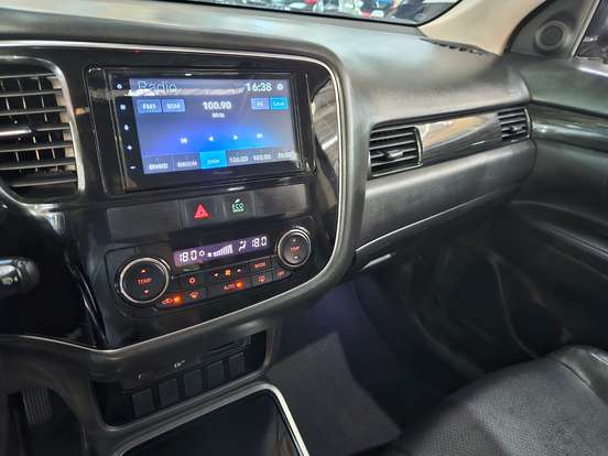 MITSUBISHI-OUTLANDER-3.0 GT 4X4 V6 24V GASOLINA 4P AUTOMÁTICO MITSUBISHI-OUTLANDER-2017