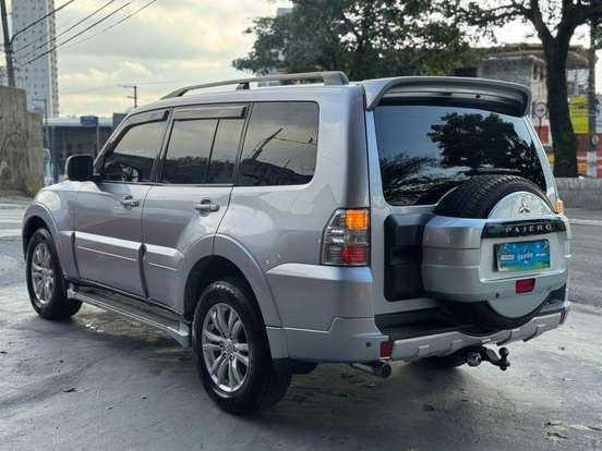 MITSUBISHI-PAJERO FULL-2011