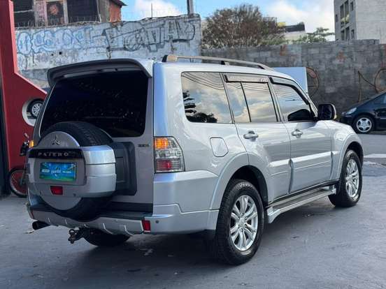 MITSUBISHI-PAJERO FULL-3.8 HPE 4X4 V6 24V GASOLINA 4P AUTOMÁTICO MITSUBISHI-PAJERO FULL-2011