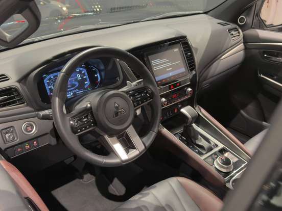MITSUBISHI-PAJERO SPORT-2024