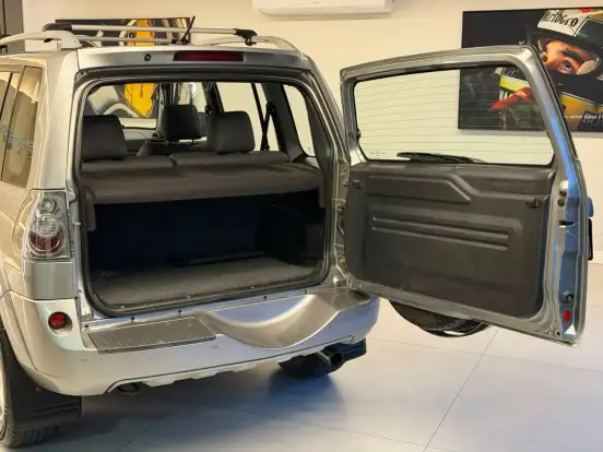 MITSUBISHI-PAJERO TR4-2011