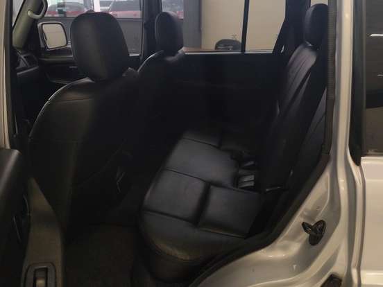 MITSUBISHI-PAJERO TR4-2012