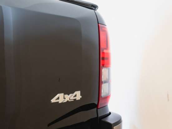 MITSUBISHI-TRITON-2.4 BITURBO DIESEL CD HPE 4X4 AUTOMÁTICO MITSUBISHI-TRITON-2025
