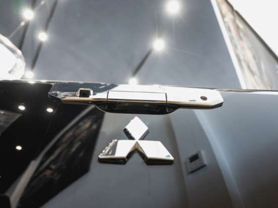 MITSUBISHI-TRITON-2.4 BITURBO DIESEL CD HPE 4X4 AUTOMÁTICO MITSUBISHI-TRITON-2025