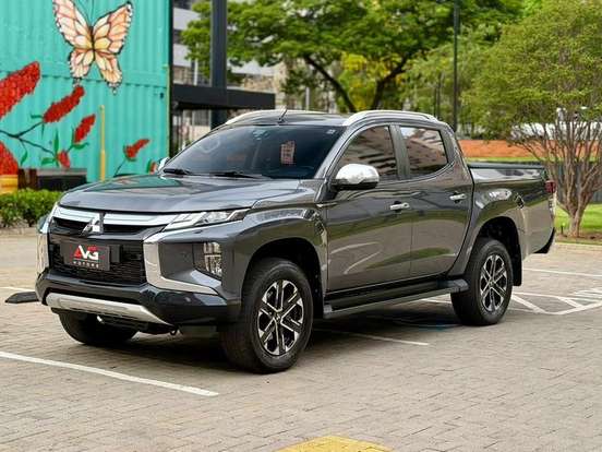 MITSUBISHI-TRITON-2024