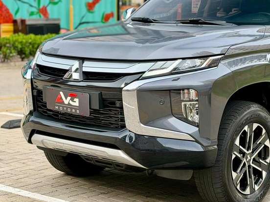 MITSUBISHI-TRITON-2.4 BITURBO DIESEL CD HPE-S 4X4 AUTOMÁTICO MITSUBISHI-TRITON-2024