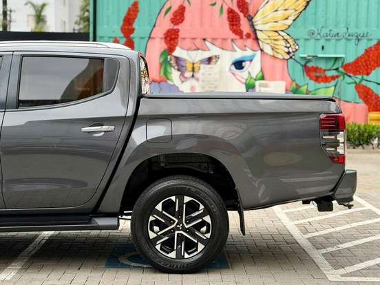 MITSUBISHI-TRITON-2.4 BITURBO DIESEL CD HPE-S 4X4 AUTOMÁTICO MITSUBISHI-TRITON-2024
