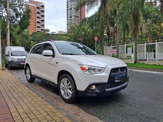 MITSUBISHI-ASX-2011