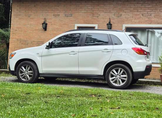 MITSUBISHI-ASX-2012