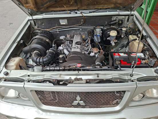 MITSUBISHI-L200-2002