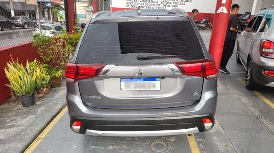 MITSUBISHI-OUTLANDER-2016