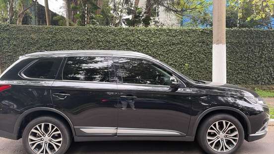 MITSUBISHI-OUTLANDER-2018