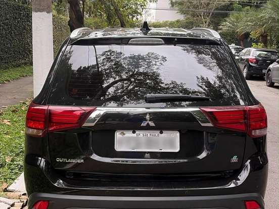 MITSUBISHI-OUTLANDER-2.0 16V GASOLINA 4P AUTOMÁTICO MITSUBISHI-OUTLANDER-2018