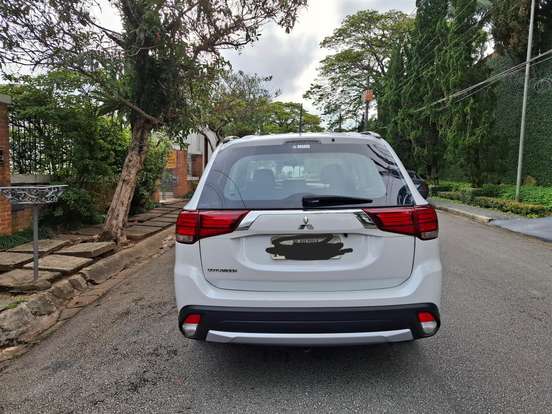 MITSUBISHI-OUTLANDER-2.0 16V GASOLINA 4P AUTOMÁTICO MITSUBISHI-OUTLANDER-2015