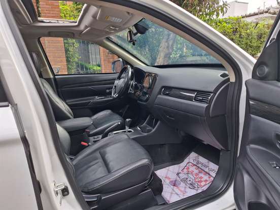MITSUBISHI-OUTLANDER-2.0 16V GASOLINA 4P AUTOMÁTICO MITSUBISHI-OUTLANDER-2015