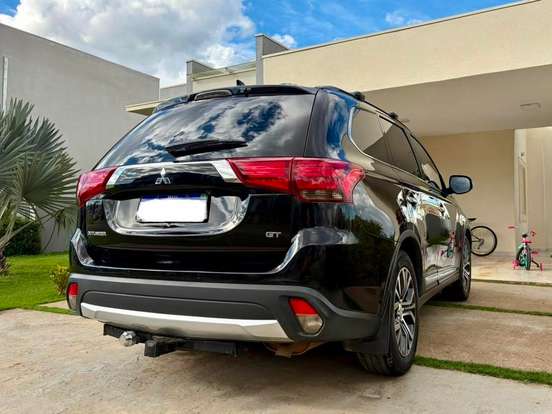 MITSUBISHI-OUTLANDER-3.0 GT 4X4 V6 24V GASOLINA 4P AUTOMÁTICO MITSUBISHI-OUTLANDER-2015
