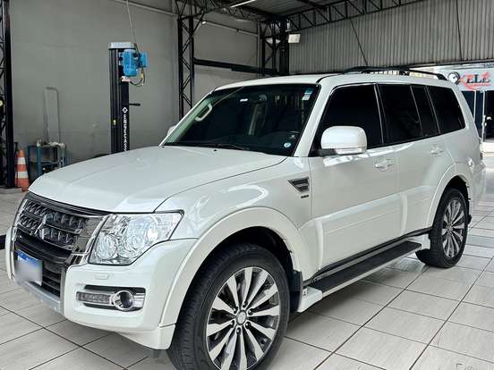 MITSUBISHI-PAJERO-3.2 HPE 4X4 7 LUGARES 16V TURBO INTERCOOLER DIESEL 4P AUTOMÁTICO MITSUBISHI-PAJERO-2018