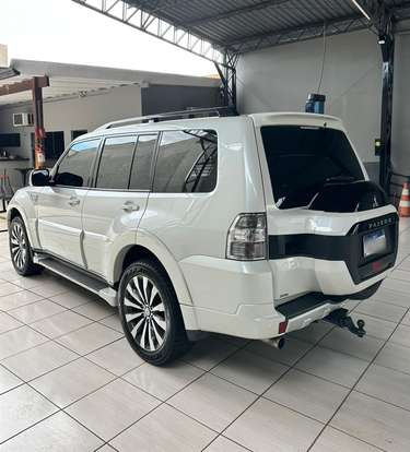 MITSUBISHI-PAJERO-2018
