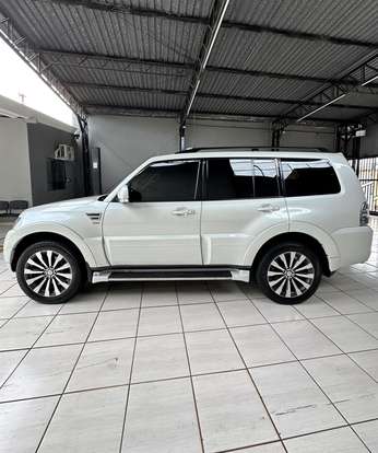 MITSUBISHI-PAJERO-3.2 HPE 4X4 7 LUGARES 16V TURBO INTERCOOLER DIESEL 4P AUTOMÁTICO MITSUBISHI-PAJERO-2018