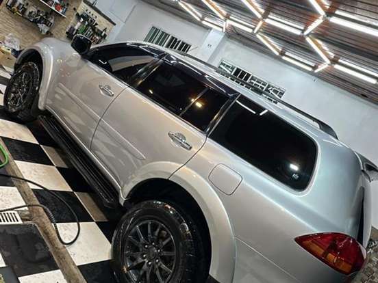 MITSUBISHI-PAJERO DAKAR-3.2 HPE 4X4 7 LUGARES 16V TURBO INTERCOOLER DIESEL 4P AUTOMÁTICO MITSUBISHI-PAJERO DAKAR-2010