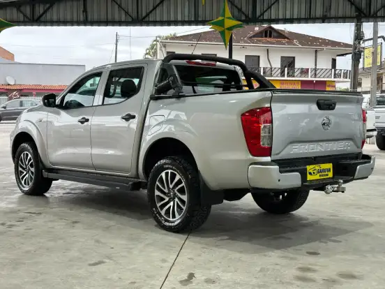 NISSAN-FRONTIER-2022