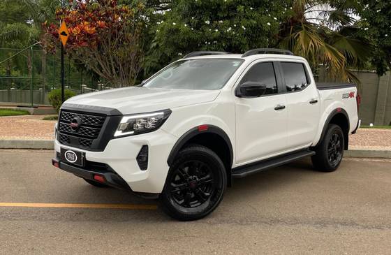 NISSAN FRONTIER 2.3 16V TURBO DIESEL PRO4X CD 4X4 AUTOMÁTICO