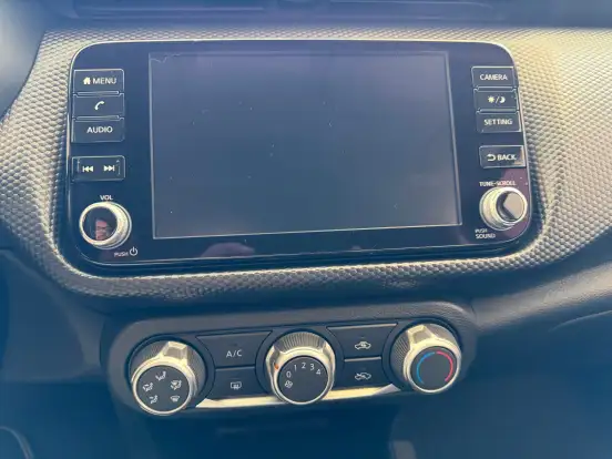 NISSAN-KICKS-2023