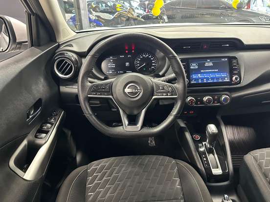 NISSAN-KICKS-2023