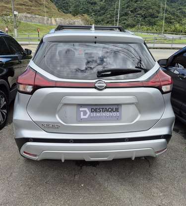 NISSAN-KICKS-2023