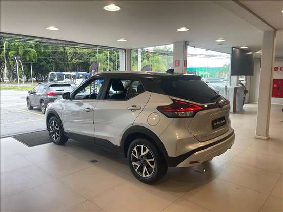 NISSAN-KICKS-2024
