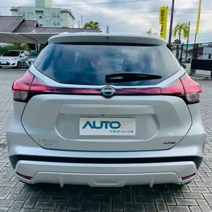 NISSAN-KICKS PLAY-2025